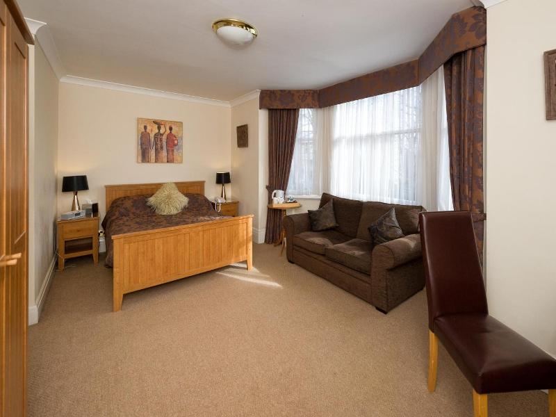 Lennox Lea Hotel & Apartments image