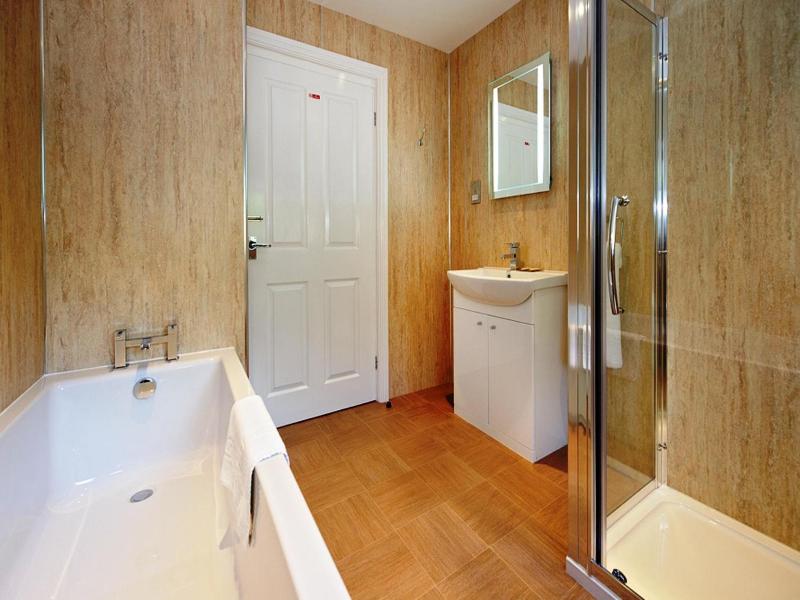 Lennox Lea Hotel & Apartments image