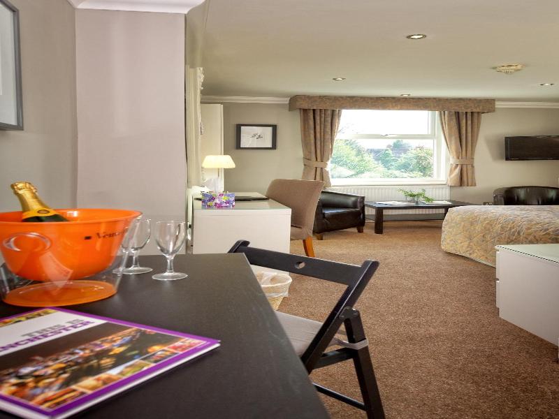 Lennox Lea Hotel & Apartments image