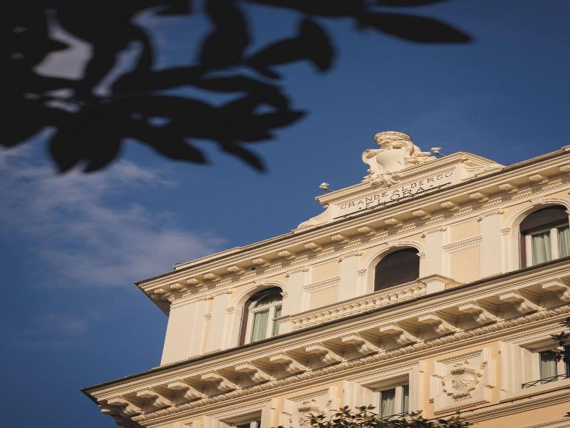 Marriott Hotel Rome Grand Flora image