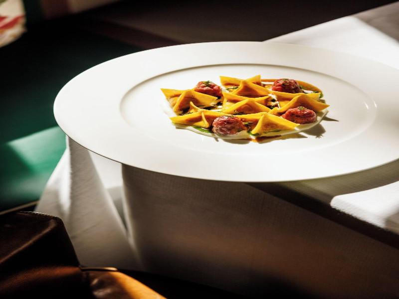 Marriott Hotel Rome Grand Flora image