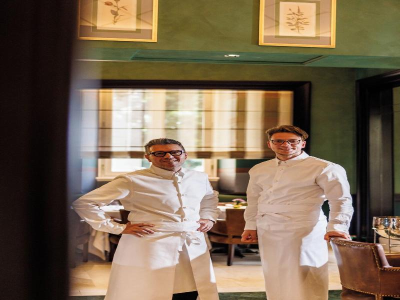 Marriott Hotel Rome Grand Flora image