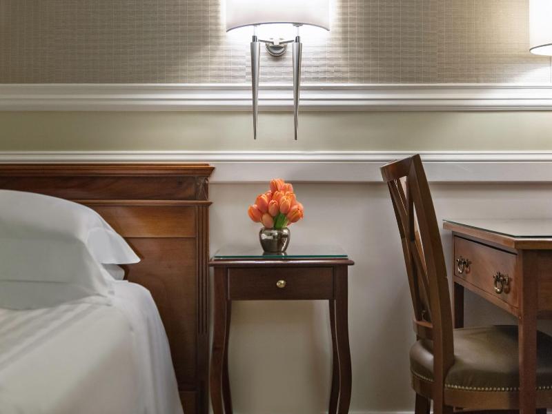 Marriott Hotel Rome Grand Flora image
