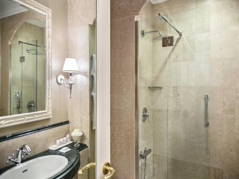 Marriott Hotel Rome Grand Flora image