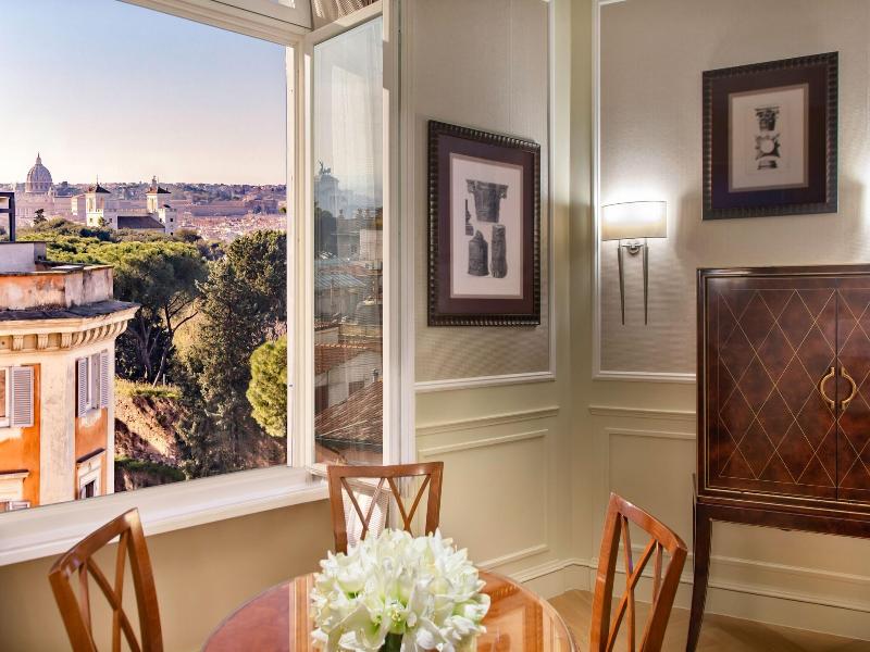 Marriott Hotel Rome Grand Flora image