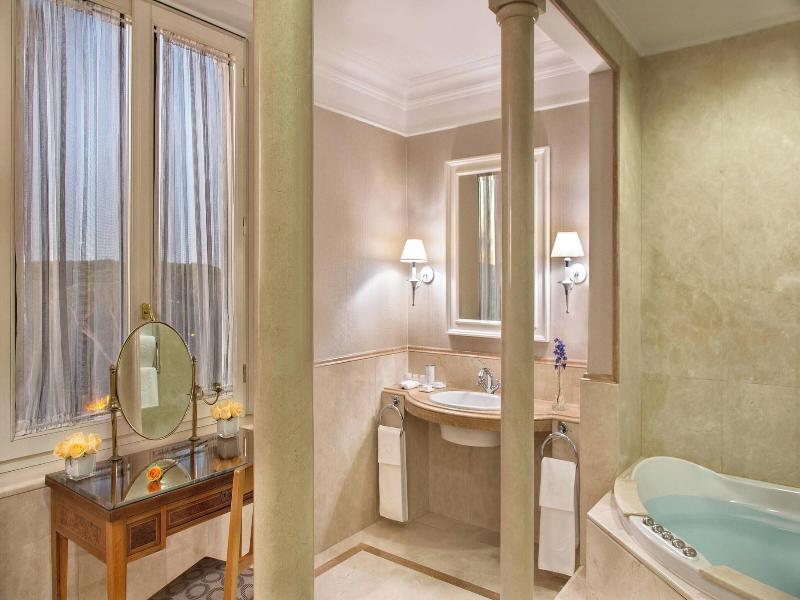 Marriott Hotel Rome Grand Flora image