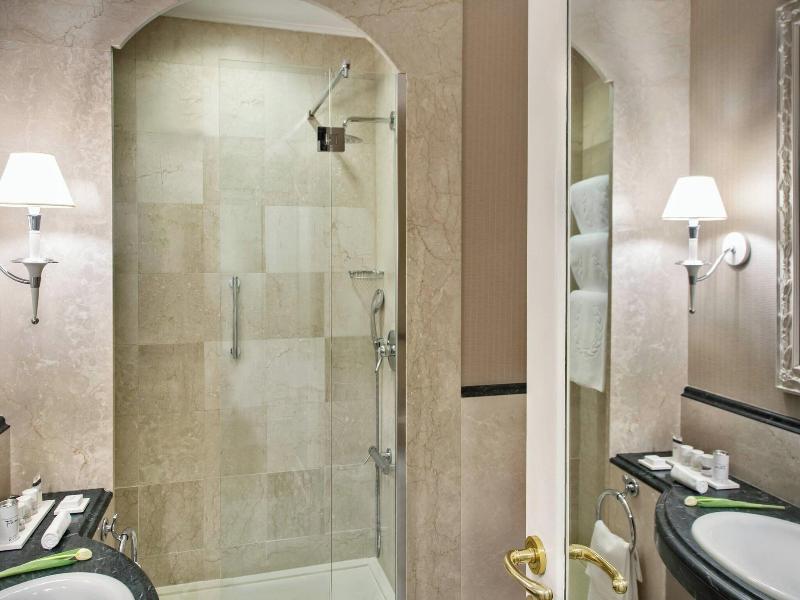 Marriott Hotel Rome Grand Flora image