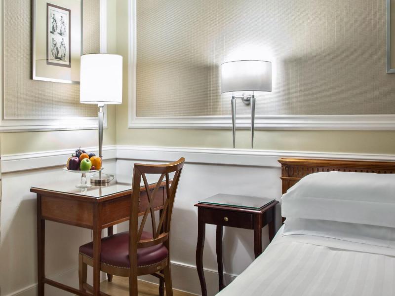 Marriott Hotel Rome Grand Flora image