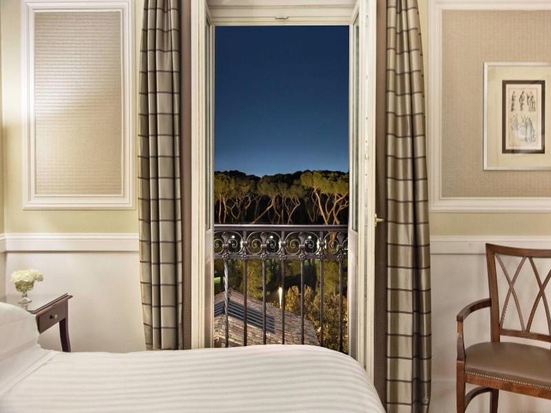 Marriott Hotel Rome Grand Flora image