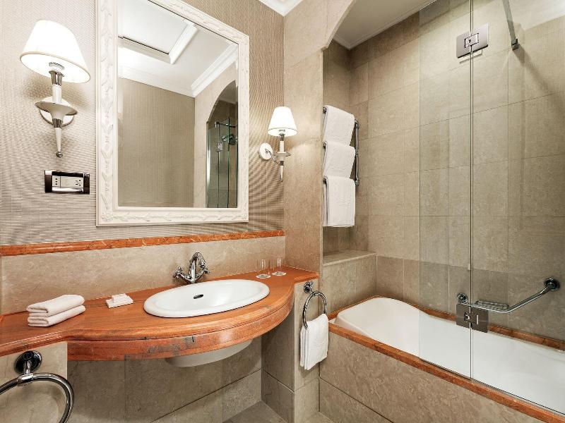 Marriott Hotel Rome Grand Flora image