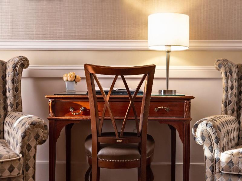 Marriott Hotel Rome Grand Flora image