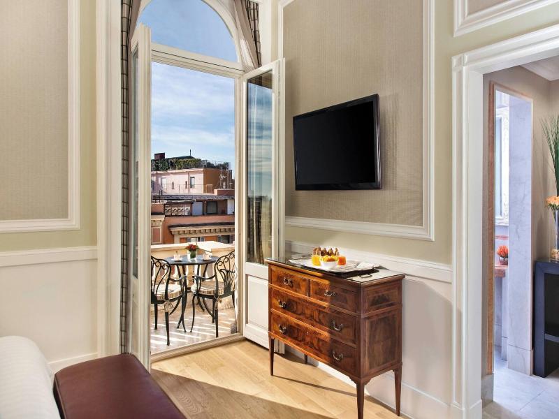 Marriott Hotel Rome Grand Flora image