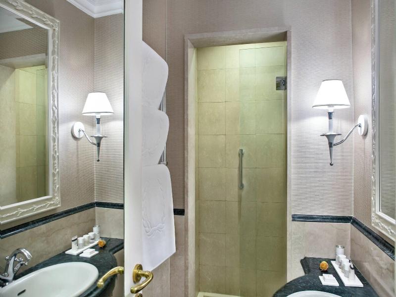 Marriott Hotel Rome Grand Flora image
