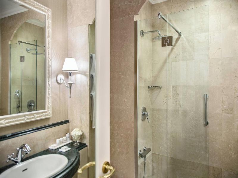 Marriott Hotel Rome Grand Flora image