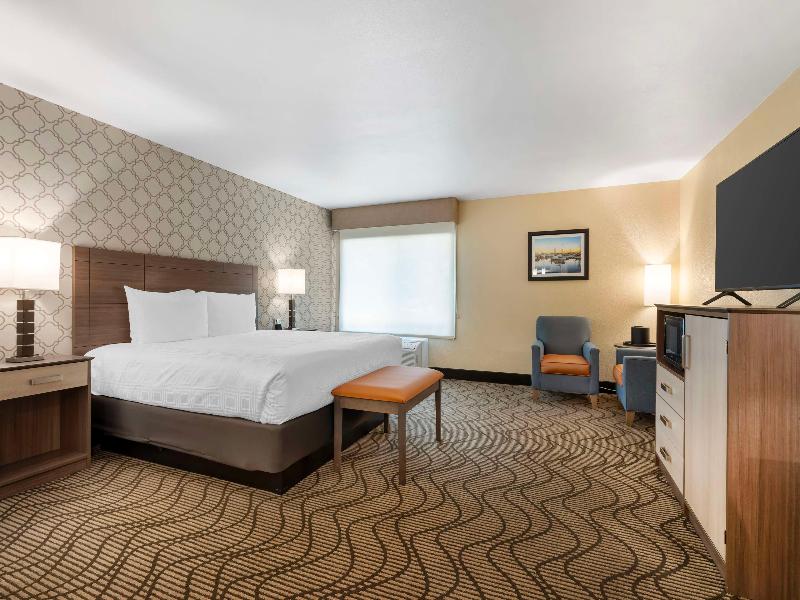 Best Western Plus Heritage Inn image