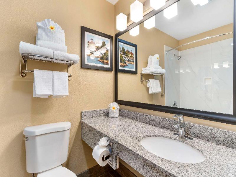 Best Western Plus Heritage Inn image