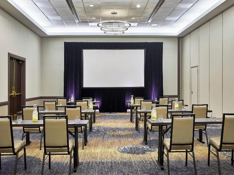 Renaissance Chicago Glenview Suites Hotel image