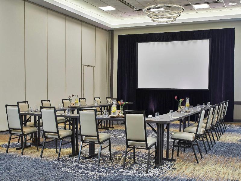 Renaissance Chicago Glenview Suites Hotel image