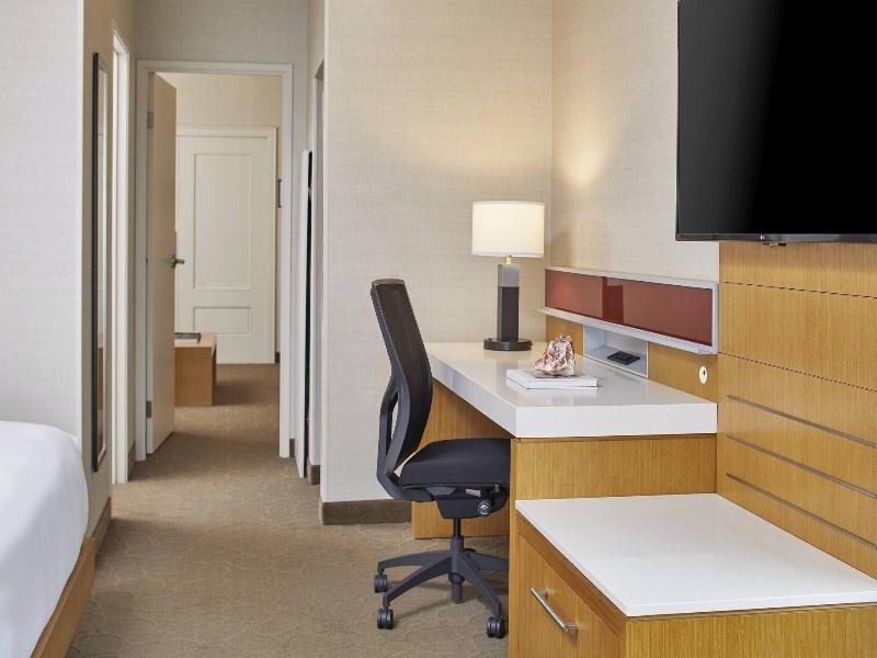 Renaissance Chicago Glenview Suites Hotel image
