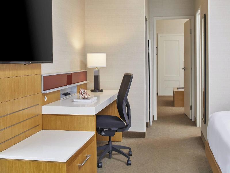 Renaissance Chicago Glenview Suites Hotel image