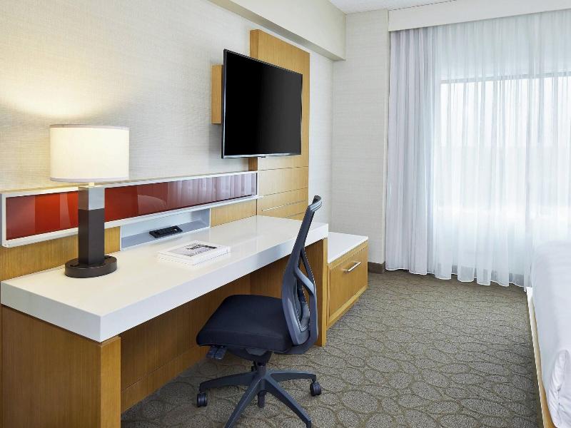 Renaissance Chicago Glenview Suites Hotel image