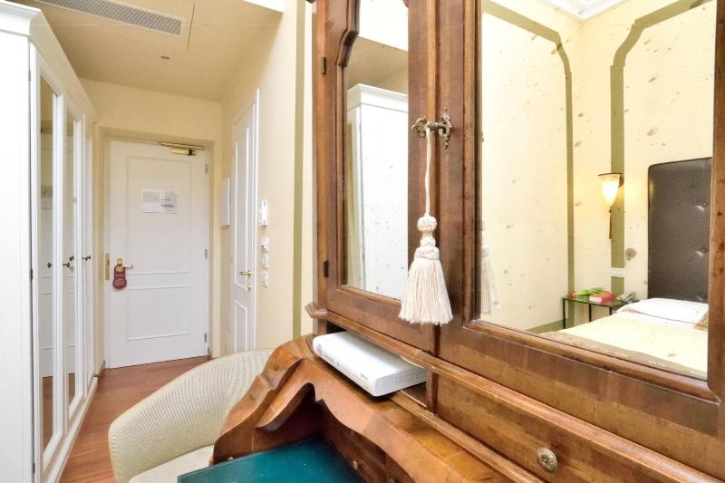 Hotel Le Isole image
