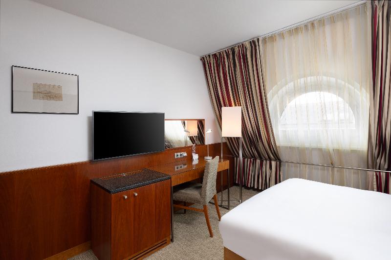 K + K  Hotel Opera image