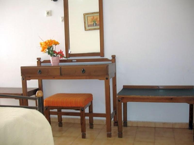 Inomaos Hotel image