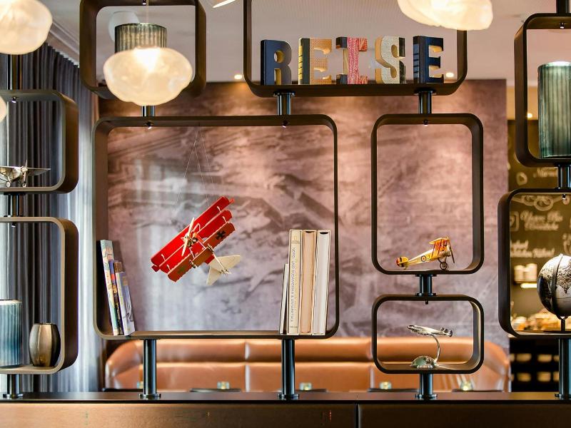 Motel One Frankfurt Airport image
