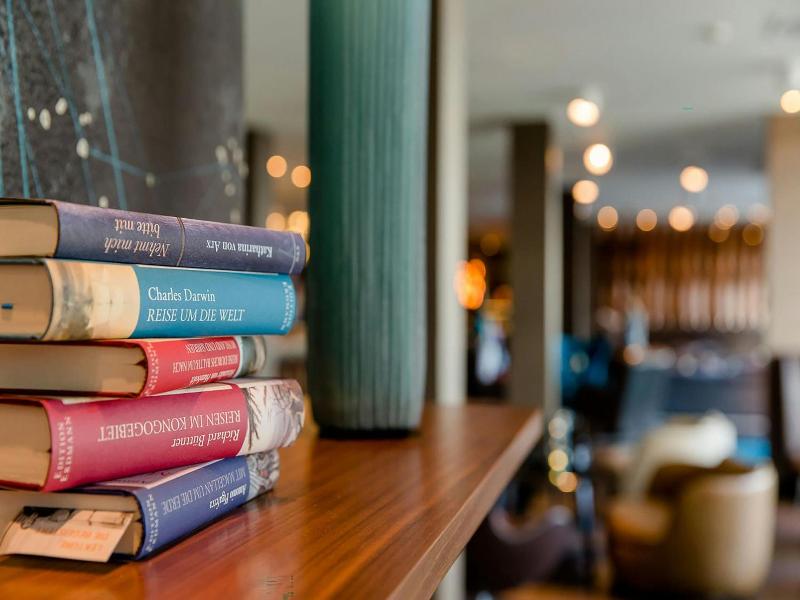 Motel One Frankfurt Airport image