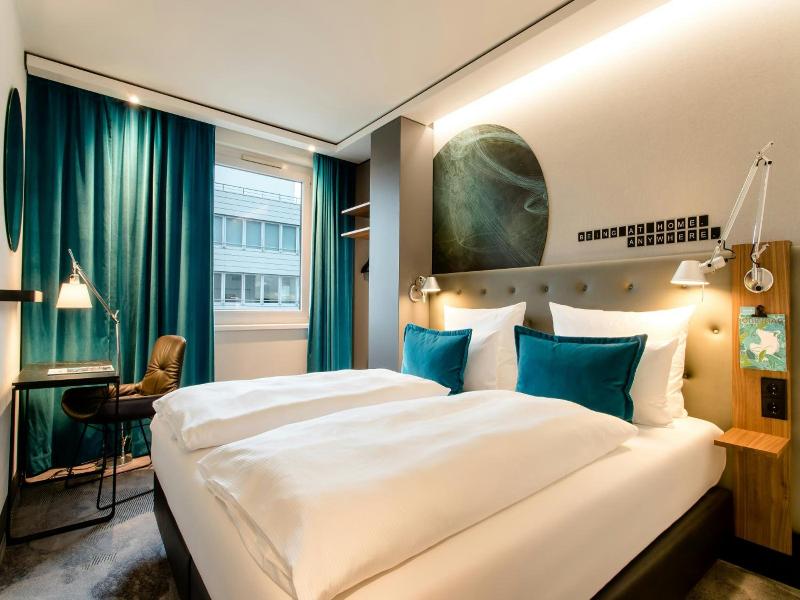 Motel One Frankfurt Airport image