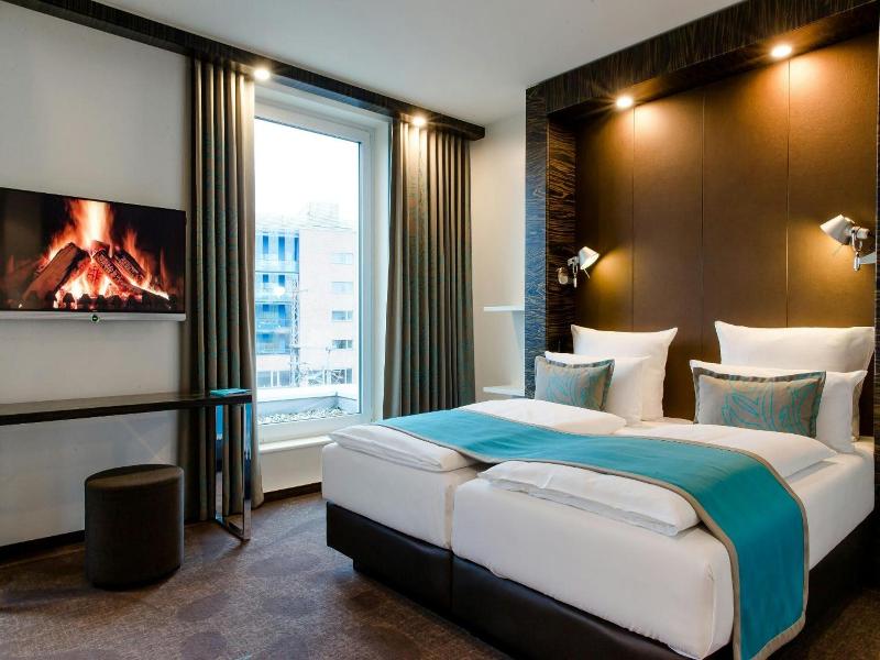 Motel One Berlin-Bellevue image