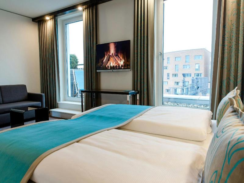 Motel One Berlin-Bellevue image