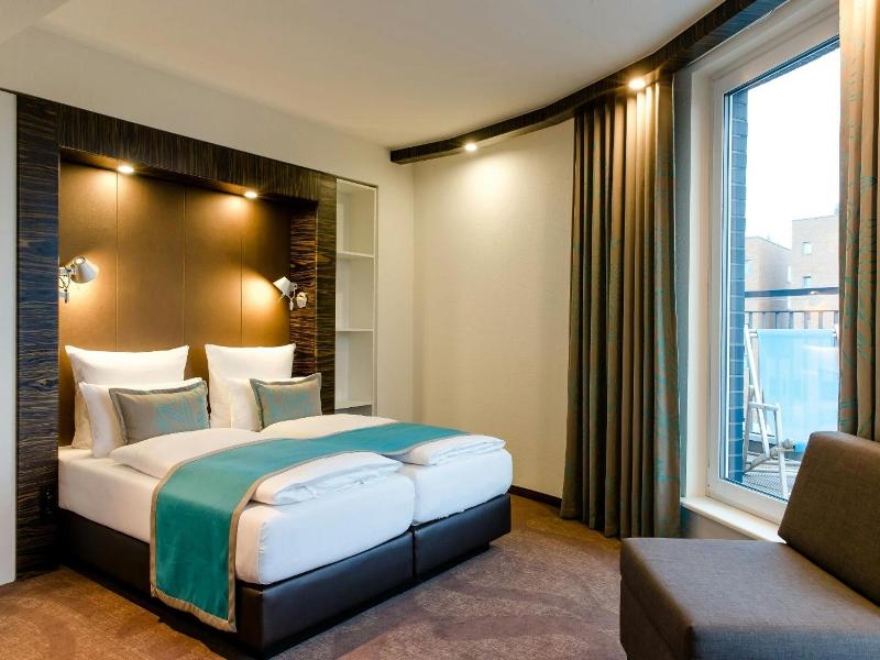 Motel One Berlin-Bellevue image