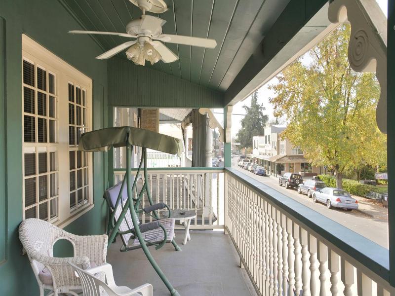 Americas Best Value Inn Royal Carriage image