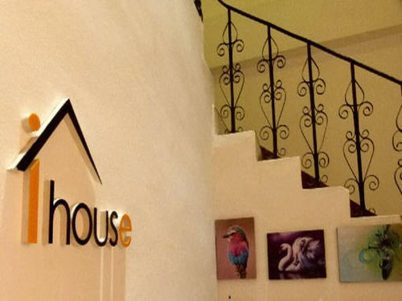iHouse Residence image
