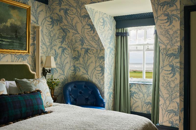 Marine Troon image