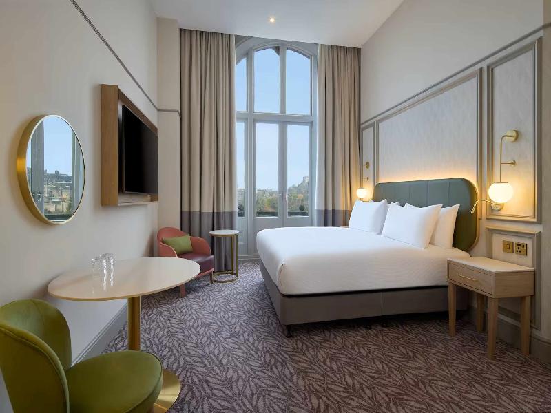 Hilton Edinburgh Carlton image