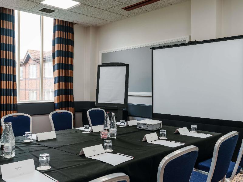 Mercure Daventry Court Hotel image