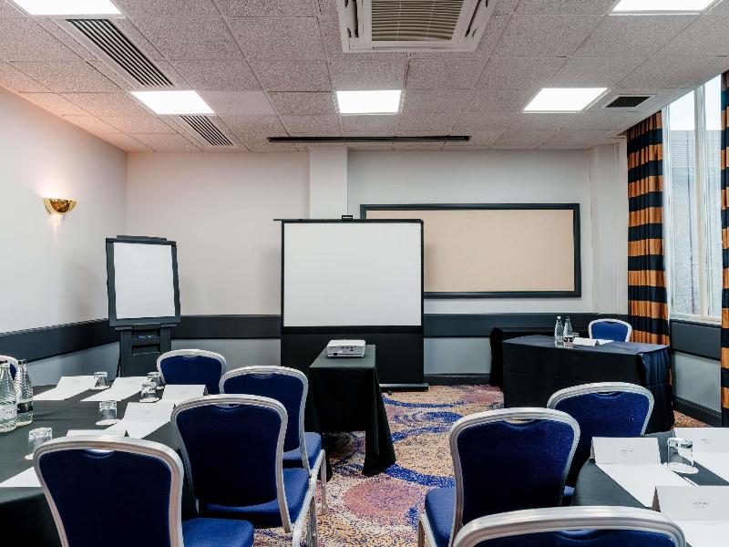 Mercure Daventry Court Hotel image