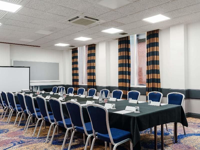 Mercure Daventry Court Hotel image