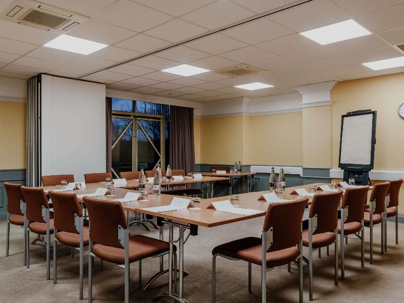 Mercure Daventry Court Hotel image