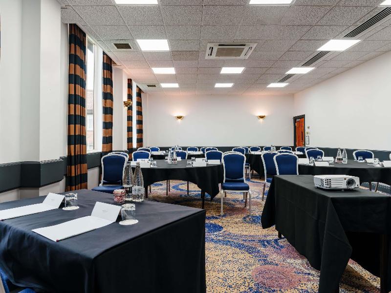 Mercure Daventry Court Hotel image