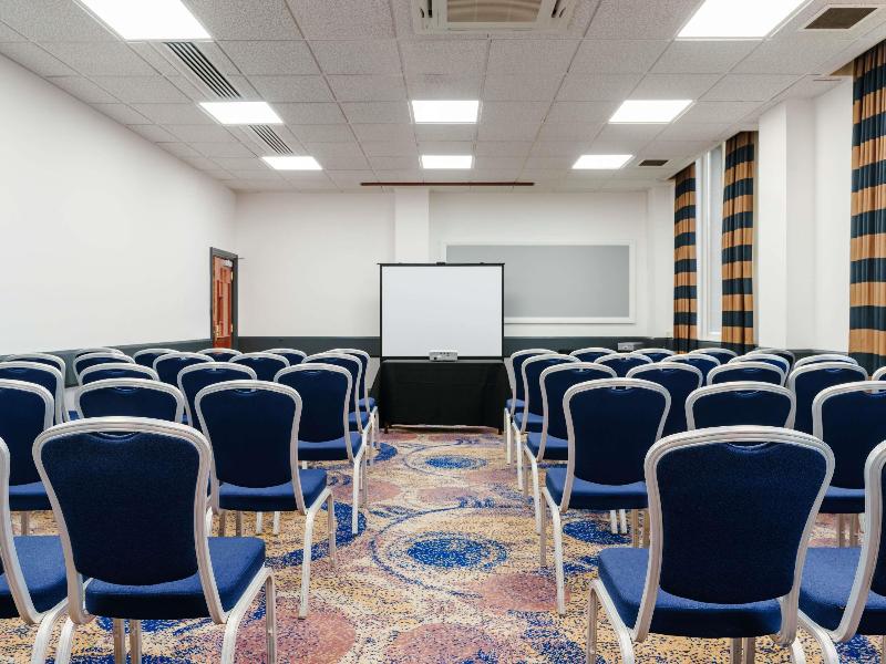 Mercure Daventry Court Hotel image