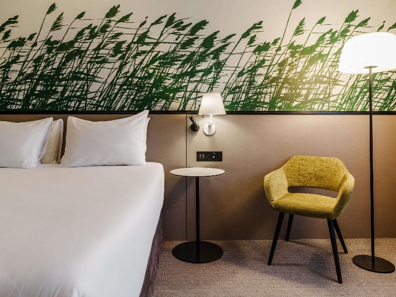 Mercure Daventry Court Hotel image