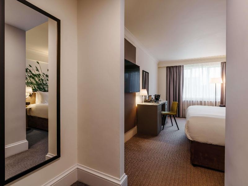 Mercure Daventry Court Hotel image
