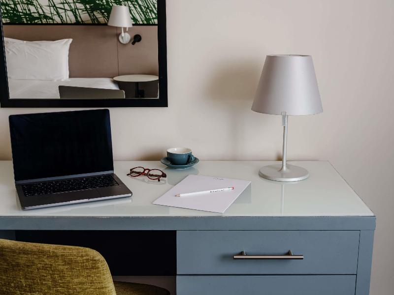 Mercure Daventry Court Hotel image