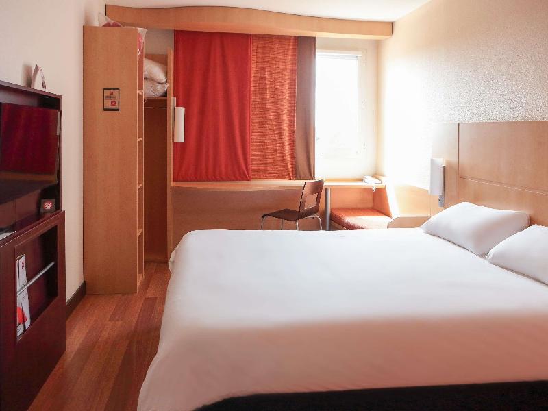 Ibis Albert, Pays De La Somme image