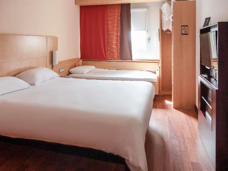 Ibis Albert, Pays De La Somme image