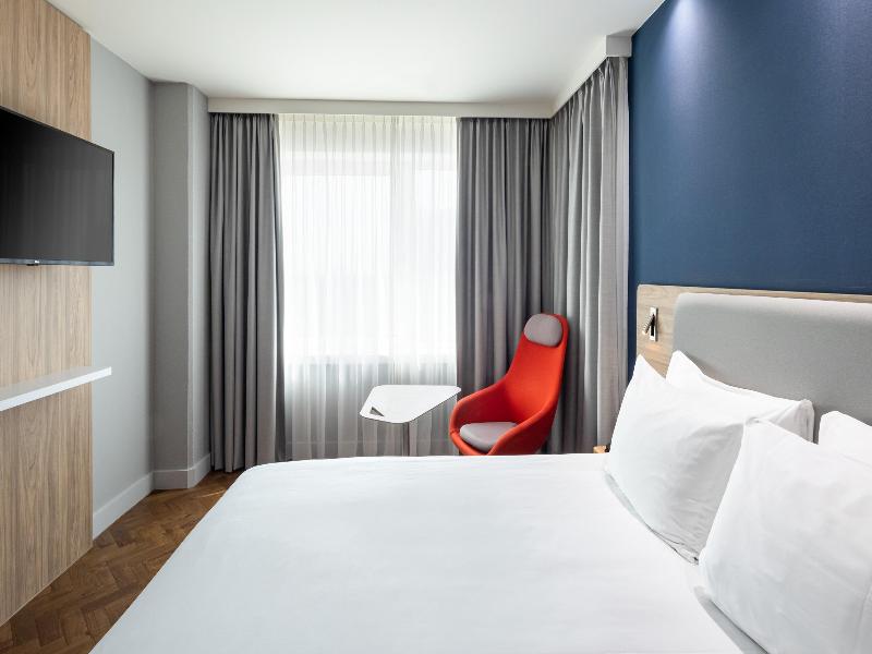 Holiday Inn Express Amsterdam-Sloterdijk Station image